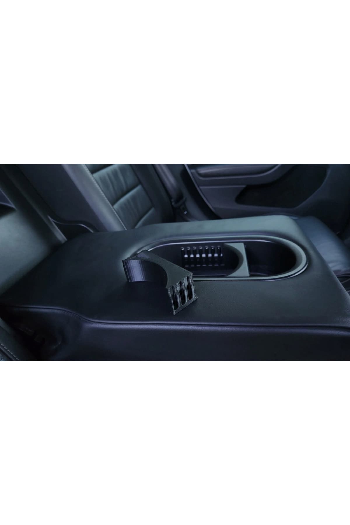 VW Golf MK7 Arka Koltuk Bardaklık Bölme Ayırıcı Seti (2'li Set) PETG 3D Baskı Isıya ve Suya Dayanıklı